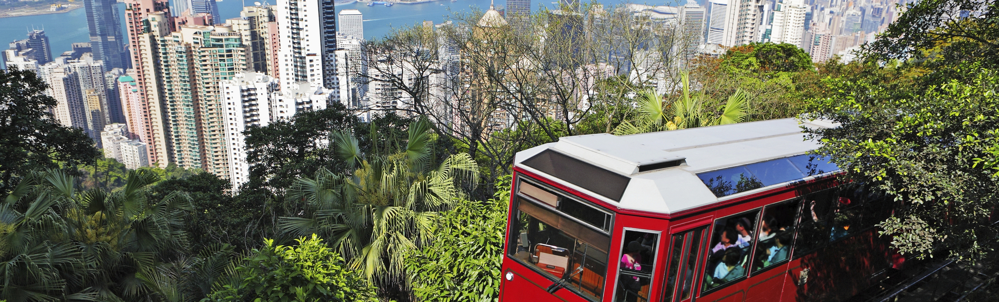Zahnradbahn über den Dächern von Hongkong, China