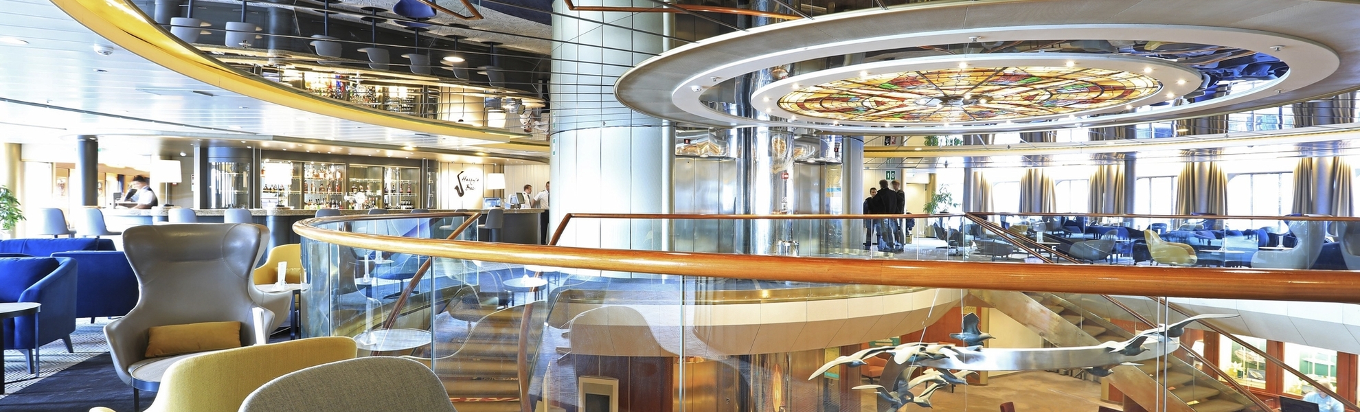 Harry's Bar, MS Artania