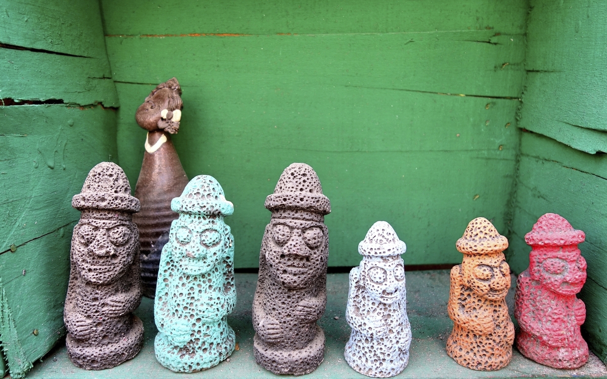 Bunte Statuen in Jeju-do, Südkorea