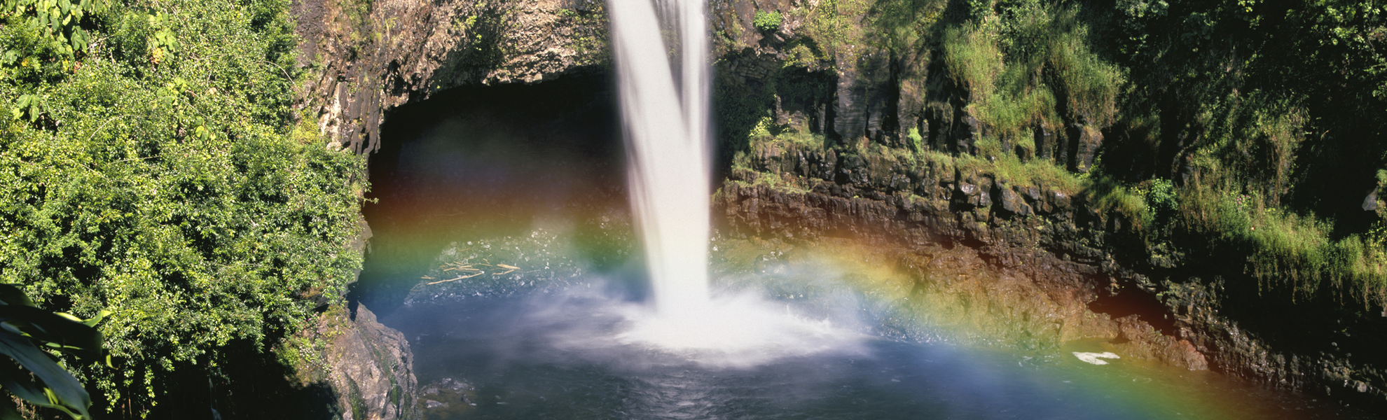 Regenbogen Wasserfälle in Hilo, Hawaii