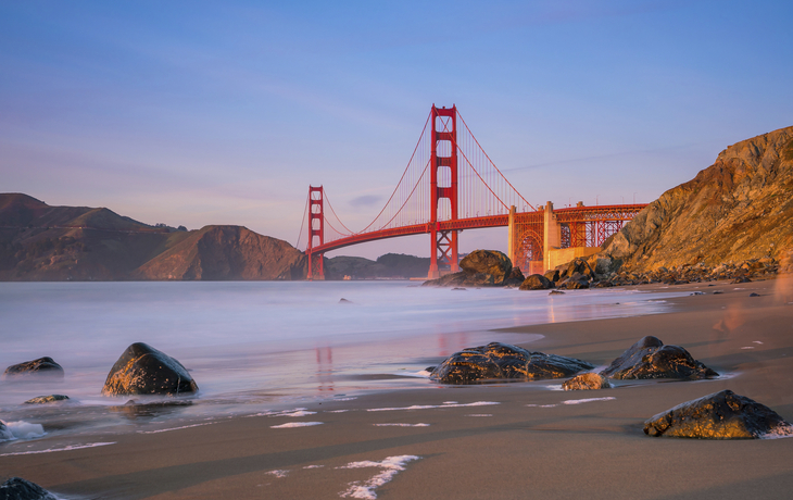 Golden Gate Bridge während des Sonnenuntergangs in San Francisco, USA
