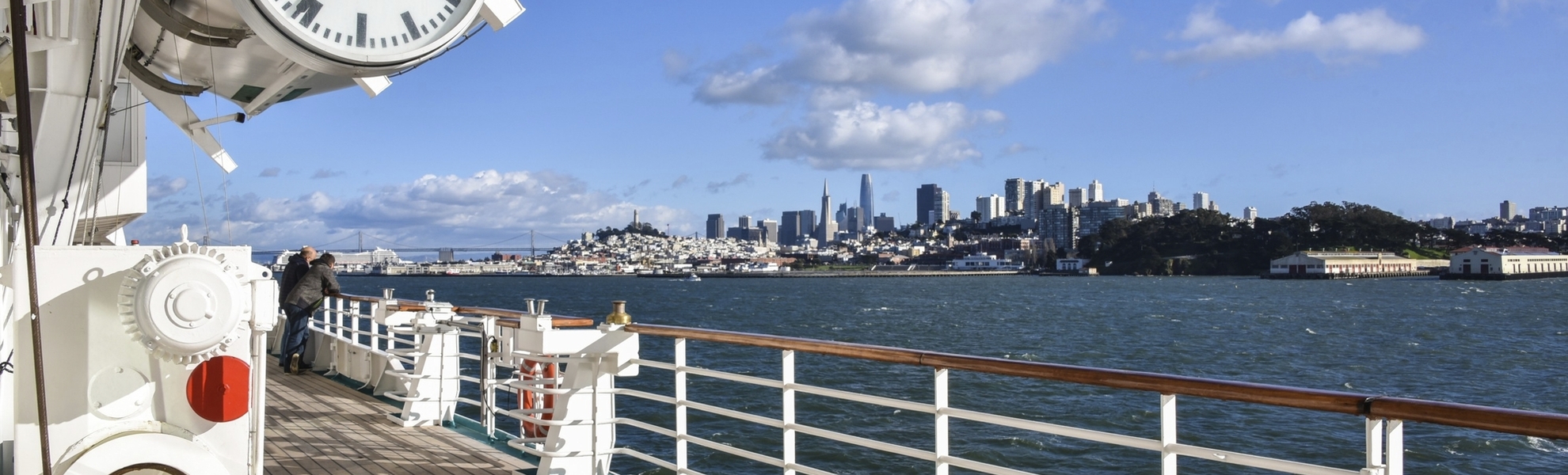 Deck der MS Artania vor San Francisco