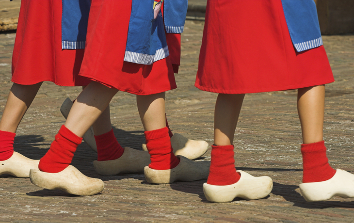 Kinder mit Klompen