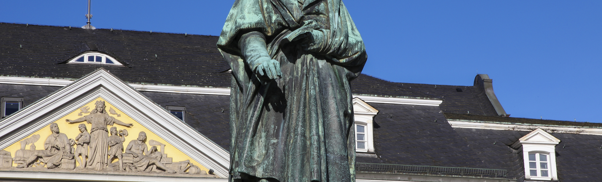 Beethoven-Denkmal auf dem Münsterplatz in Bonn, Deutschland