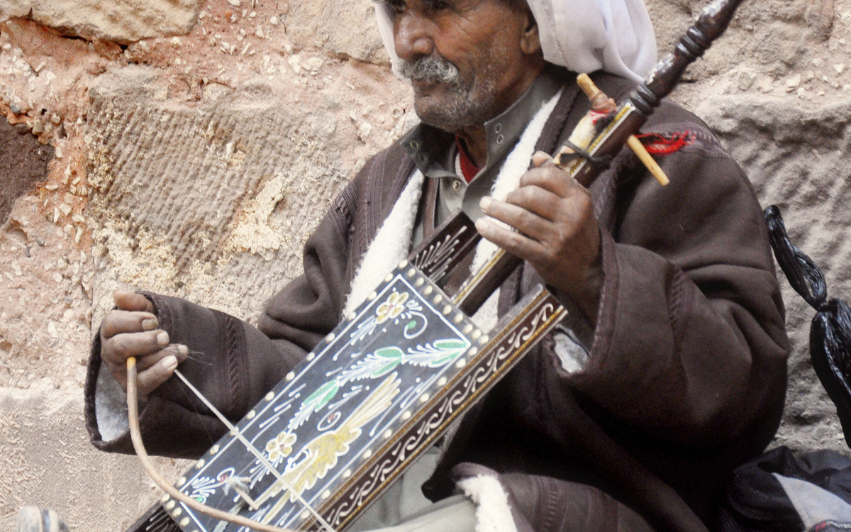 Musiker mit traditionellem Musikinstrument, Jordanien