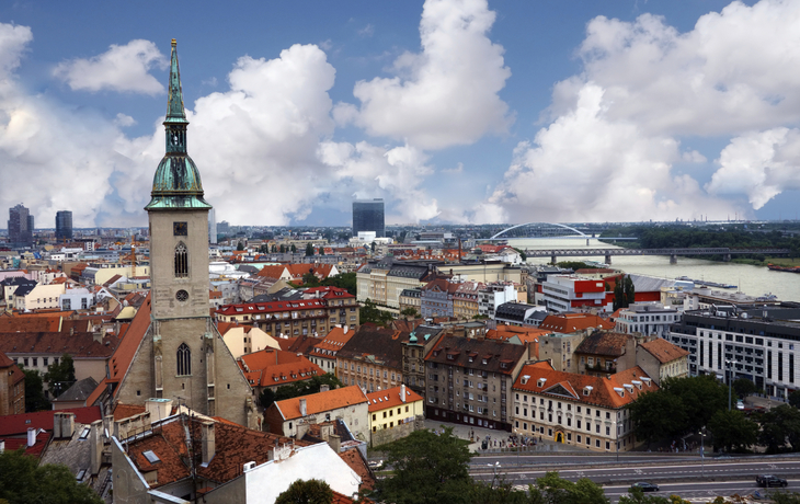 Blick auf den Martinsdom in Bratislava, Slowakei