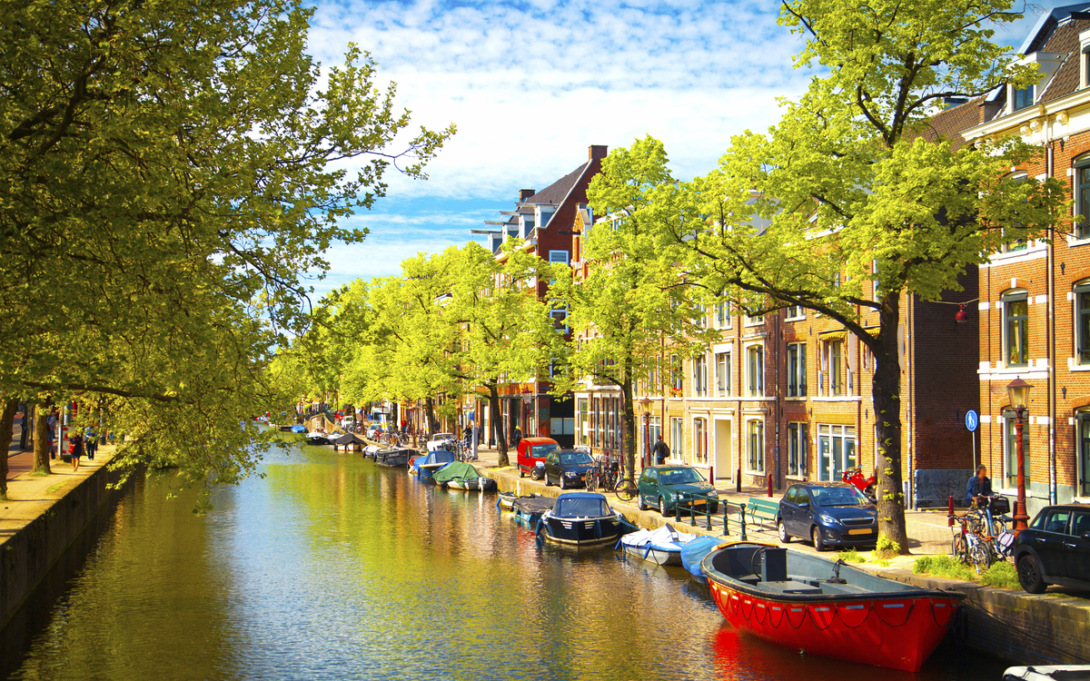 Gracht in Amsterdam, Niederlande