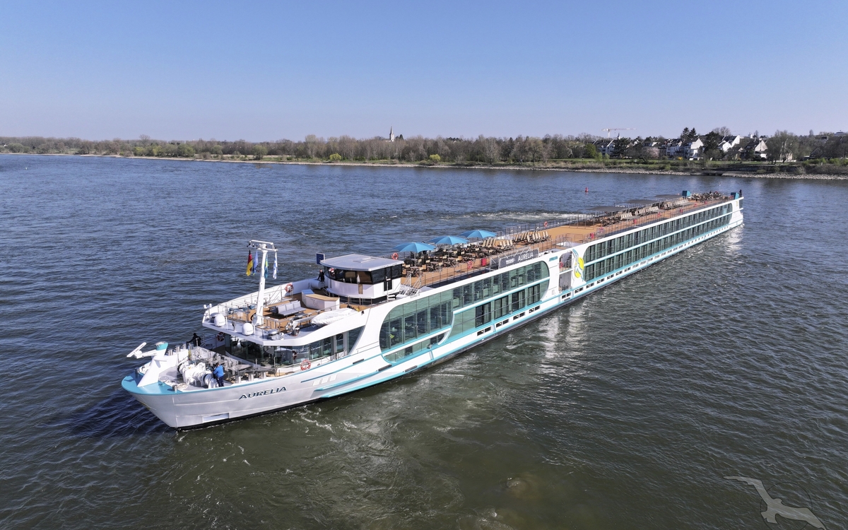 MS Aurelia auf dem Rhein