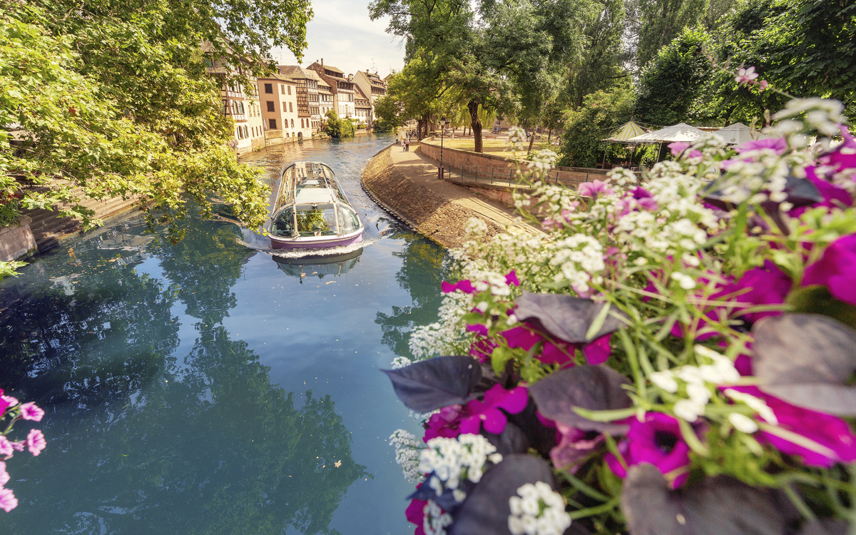 Ausflugsboot in Strassburg, Frankreich