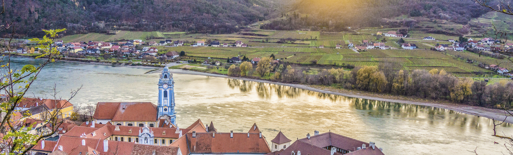 Blick auf die Wachau bei Duernstein, Oesterreich