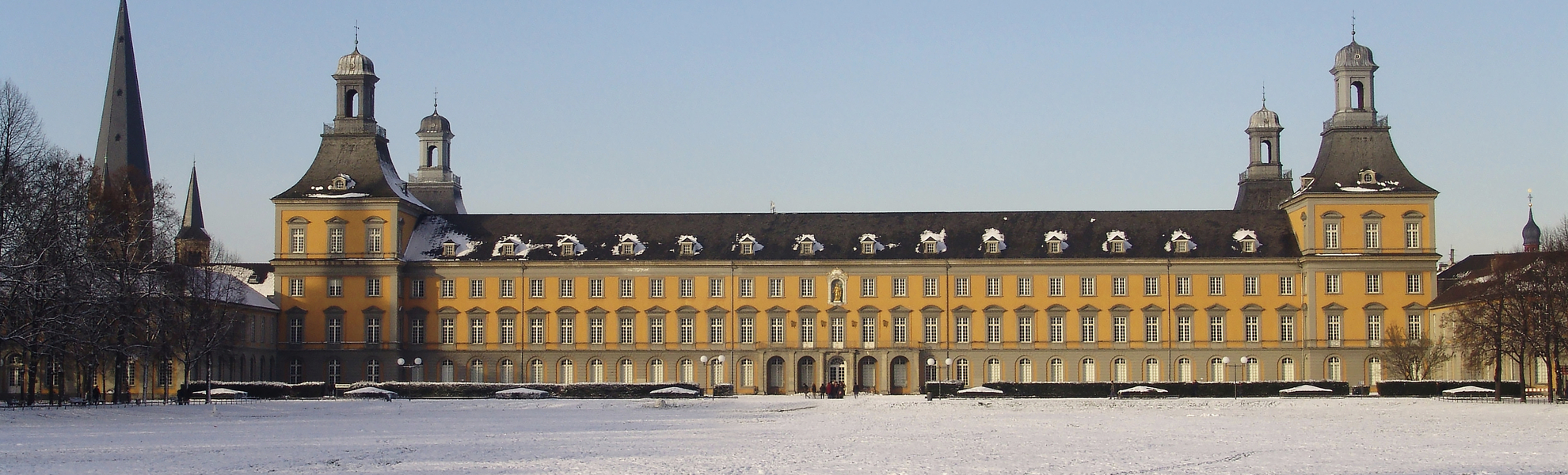 Universität Bonn während der Winterzeit, Deutschland