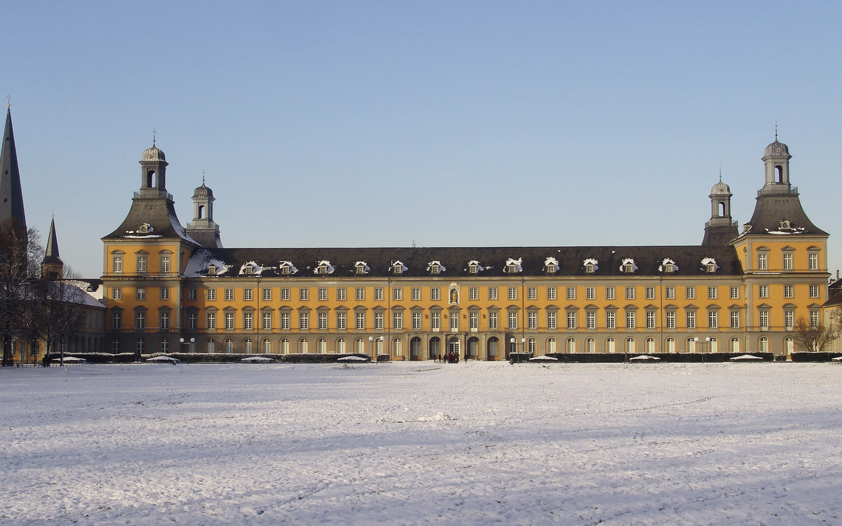 Universität Bonn während der Winterzeit, Deutschland