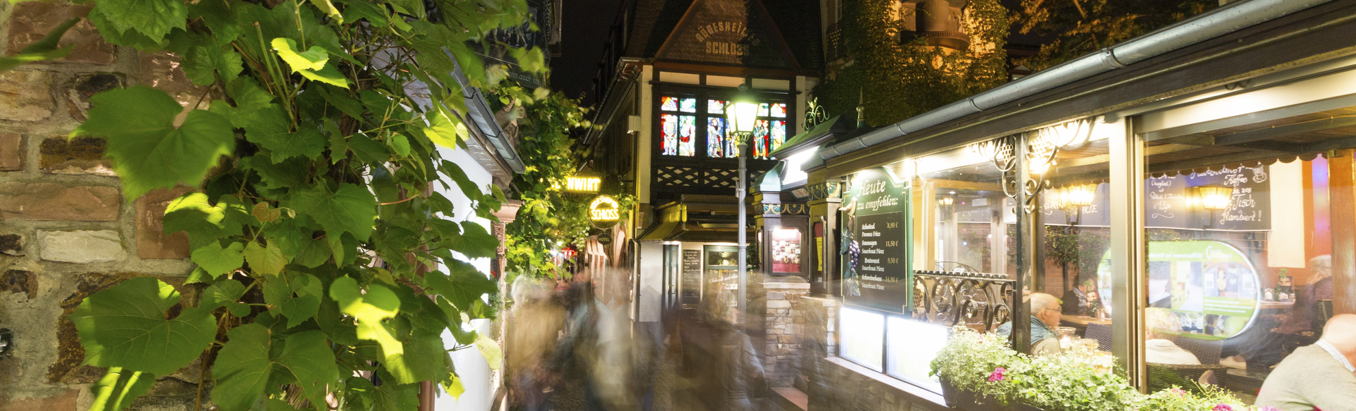 nächtliche Drosselgasse in Rüdesheim, Deutschland