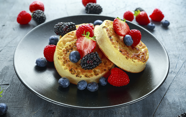 Pfannkuchen mit Beeren