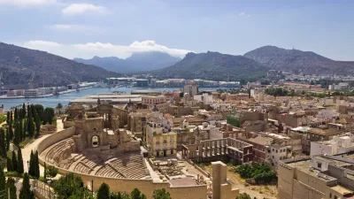 Römisches Amphitheater in Cartagena bietet einen Panoramablick auf die Stadt.