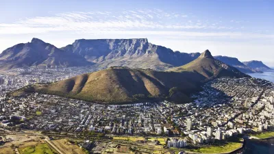 Tafelberg und Kapstadt aus der Vogelperspektive, Südafrika