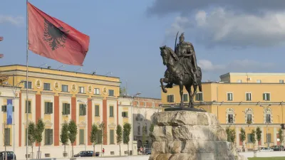 Skanderbeg-Statue auf dem Platz in Tirana, Albanien