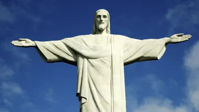 Die Christusstatue thront über Rio de Janeiro.