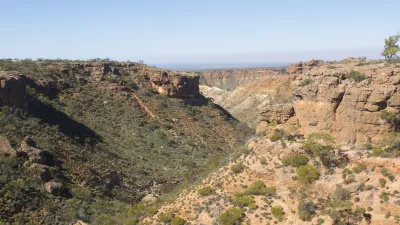 Karge Landschaft mit Schlucht im Cape Range Nationalpark, Australien