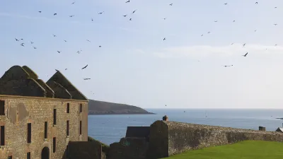 Historische Festung Charles Fort mit Blick auf das Meer