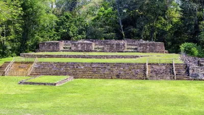 Maya-Ruinen der Akropolis in Quirigua, Guatemala