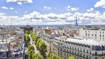 Pariser Straßenansicht mit der Kirche Sainte-Marie-Madeleine