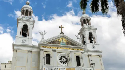 Die Fassade der Kathedrale von Nazaré in Belém, Brasilien.