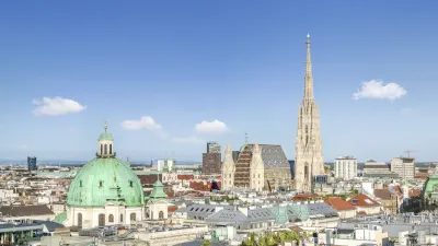 Wien mit dem Stephansdom und historischen Dächern