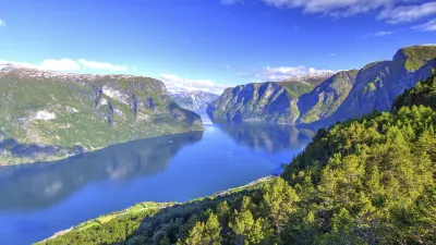 Atemberaubender Blick auf den Aurlandsfjord in Norwegen
