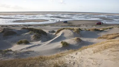 Dänische Dünenlandschaft mit Blick auf das Wattenmeer.