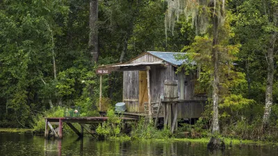 Schwimmendes Haus auf dem Wasser in Louisiana