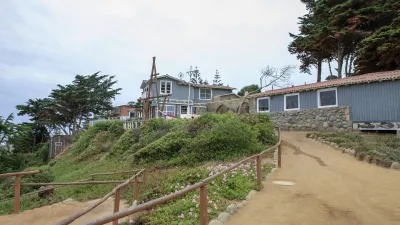 Historisches Haus mit Blick auf die Küste von Valparaíso
