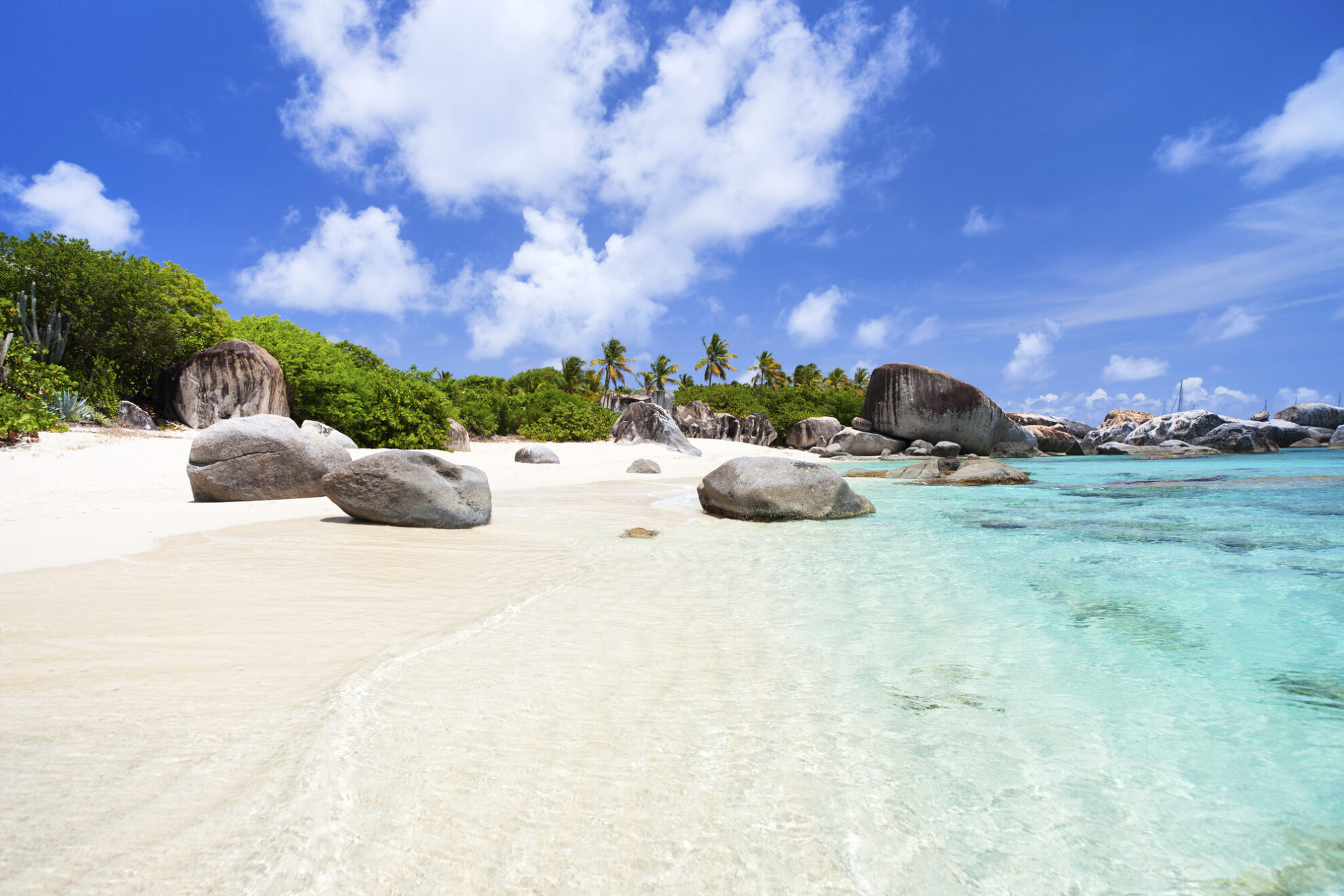 Felsenstrand auf Virgin Gorda, Britische Jungferninseln