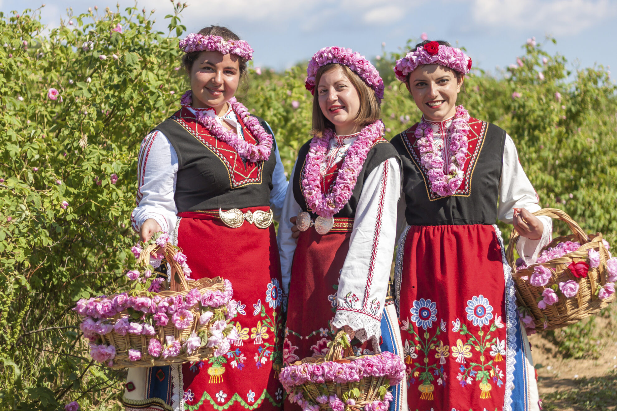 Frauen in traditionellen Kleidern aus Bulgarien