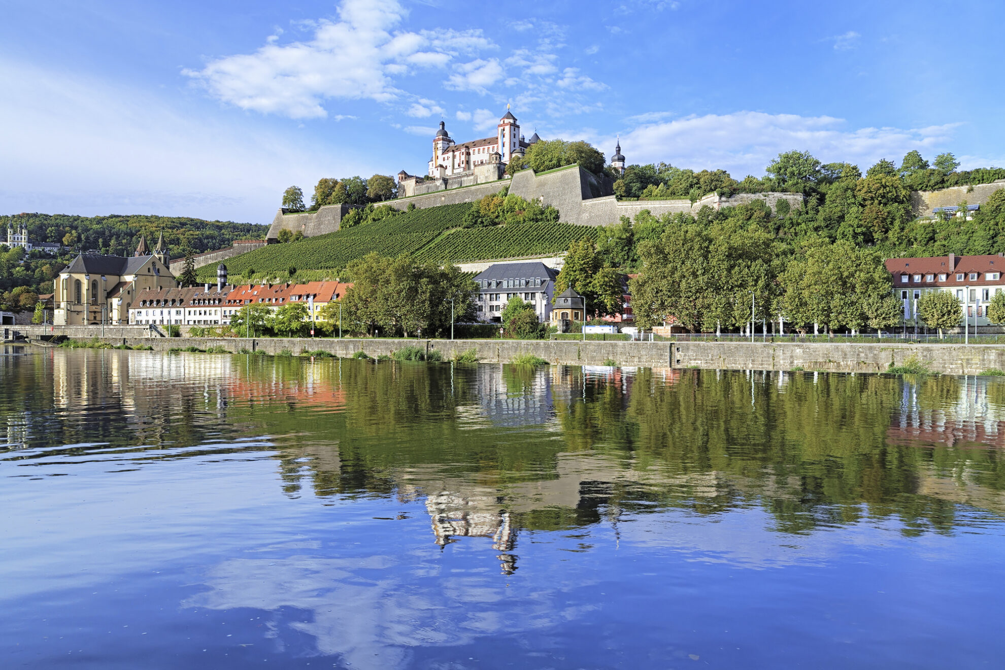 Reflektion der Festung Marienberg in Würzburg, Deutschland