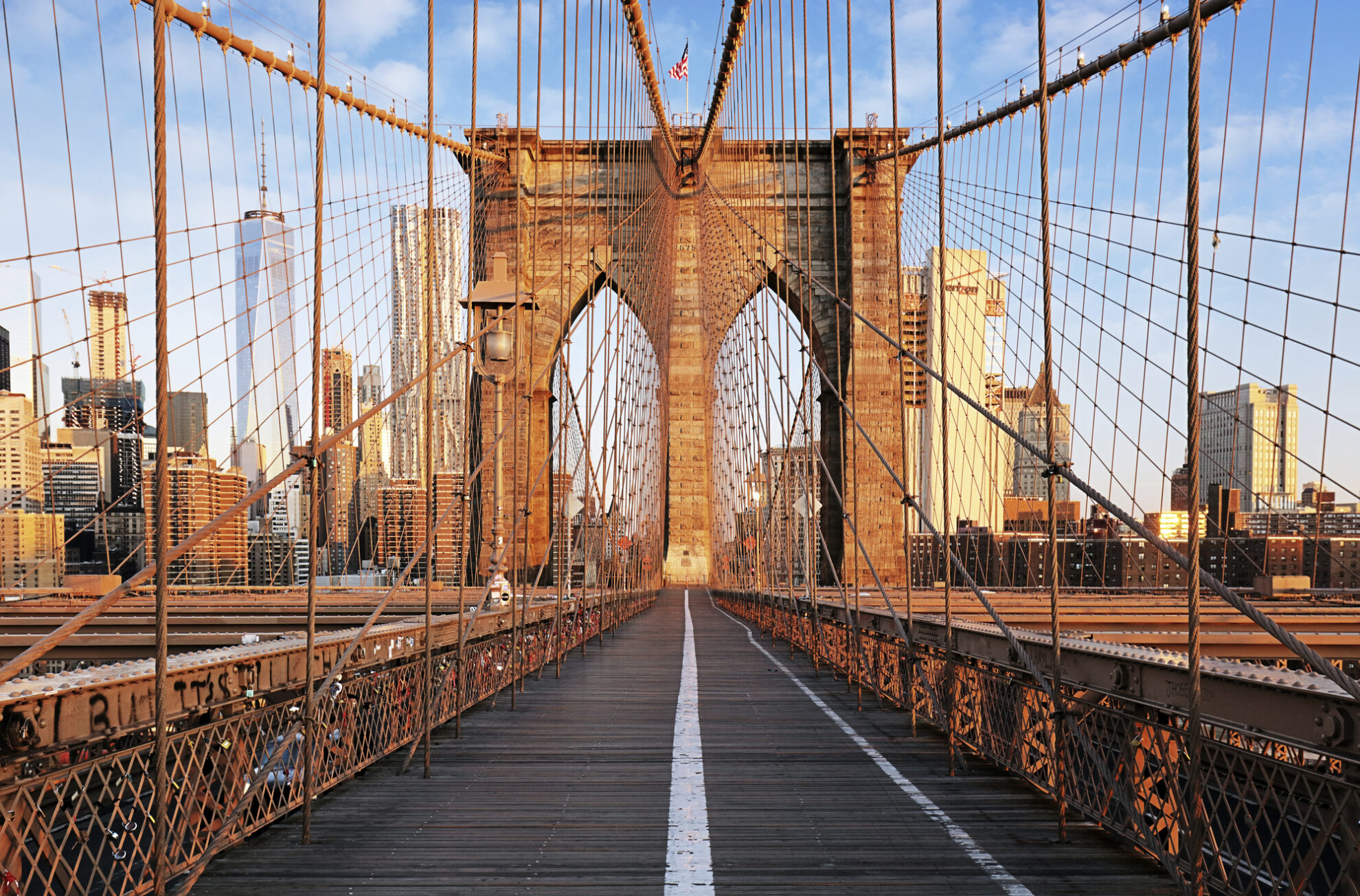 Auf der Brooklyn Bridge in New York, USA