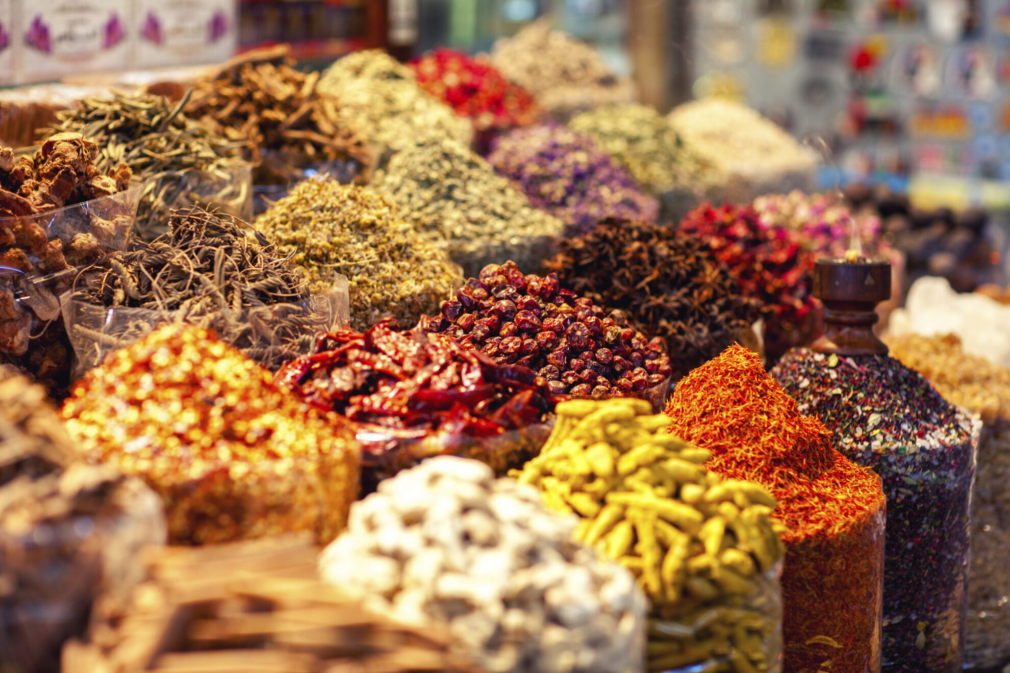 Gewürze auf einem Markt in Dubai, Vereinigte Arabische Emirate
