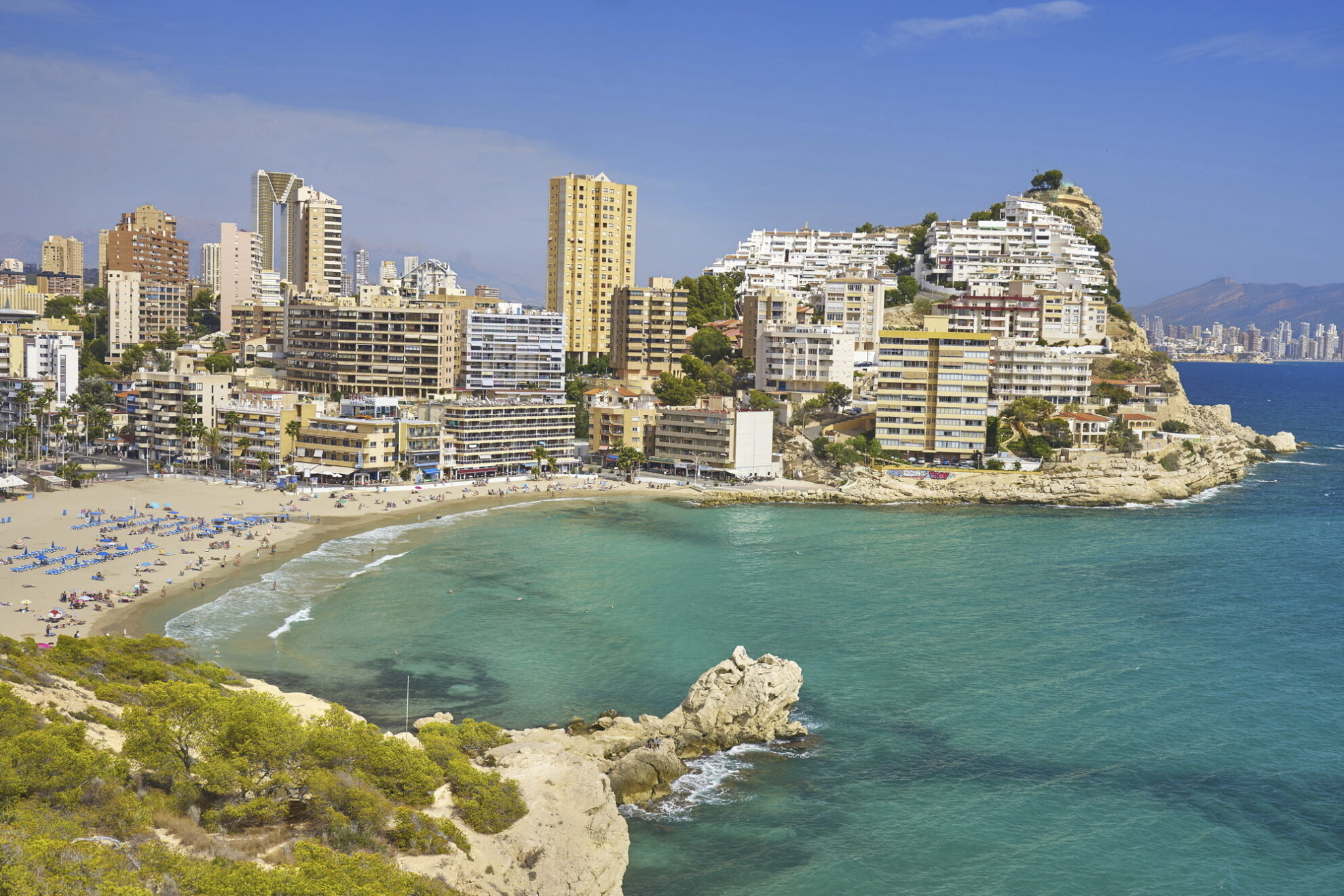 Strand und Bucht in Benidorm, Spanien