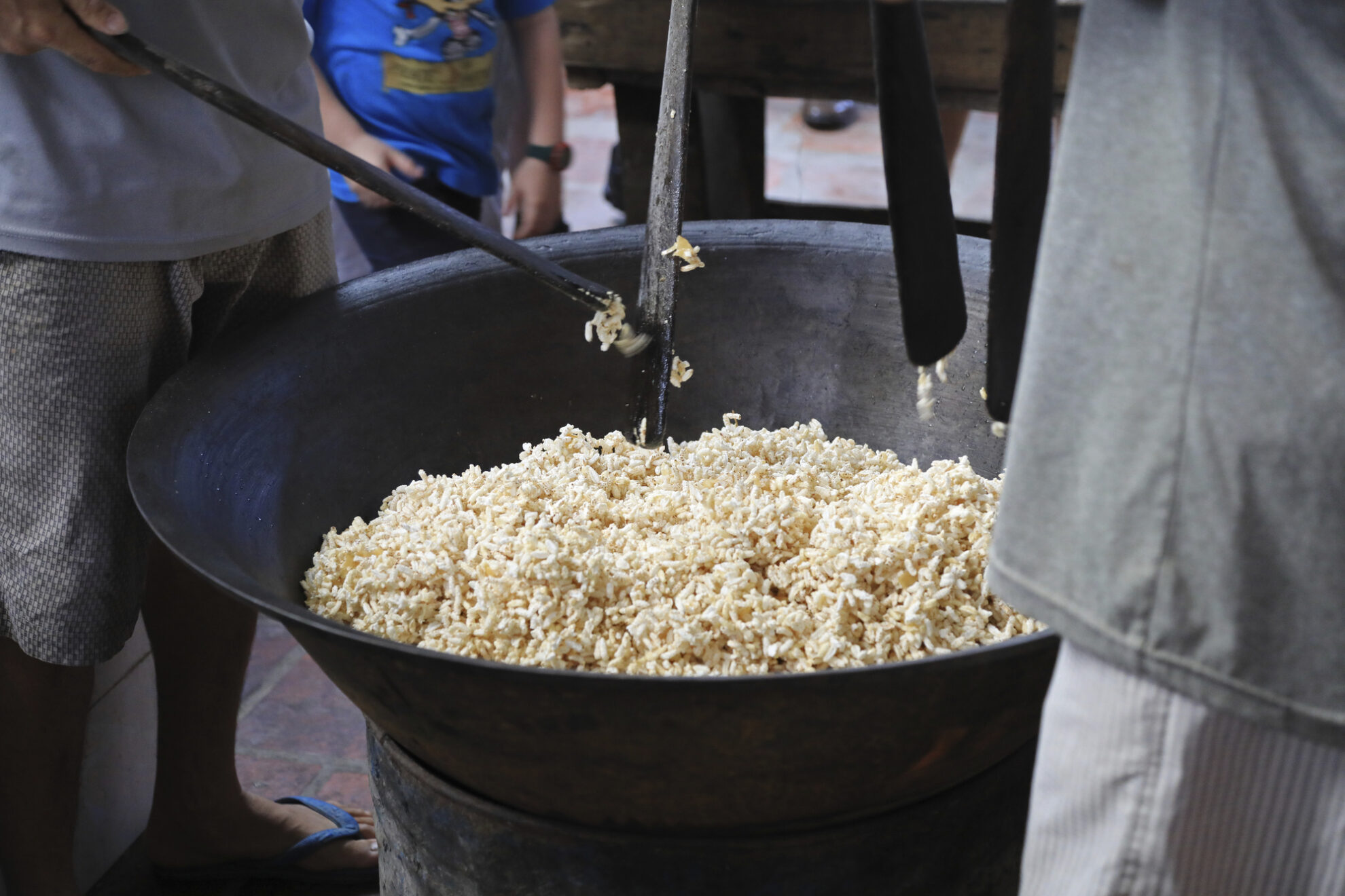Herstellung von Reisoblaten in Cai Be, Vietnam