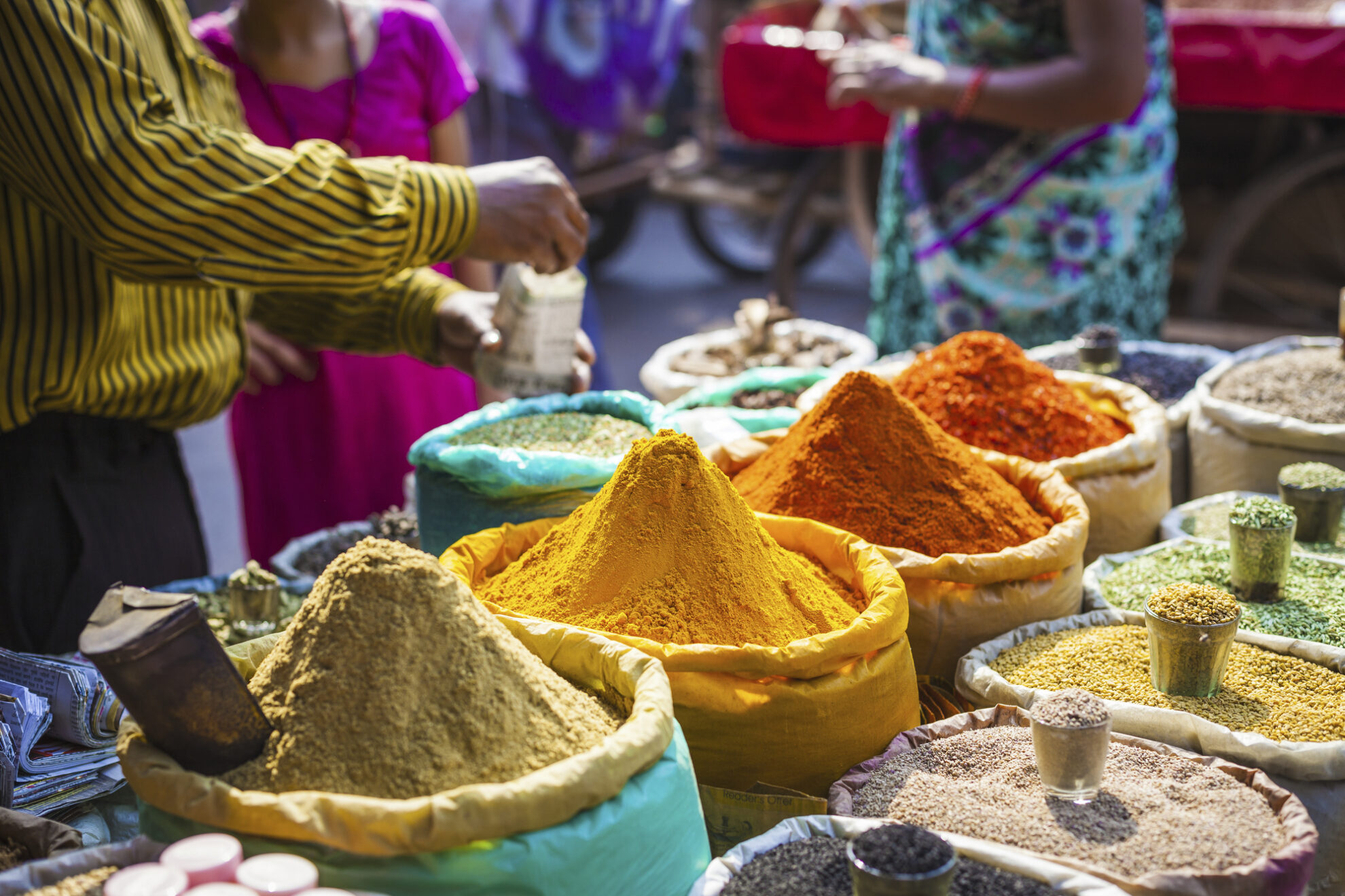 Gewuerze auf dem Markt in Delhi, Indien