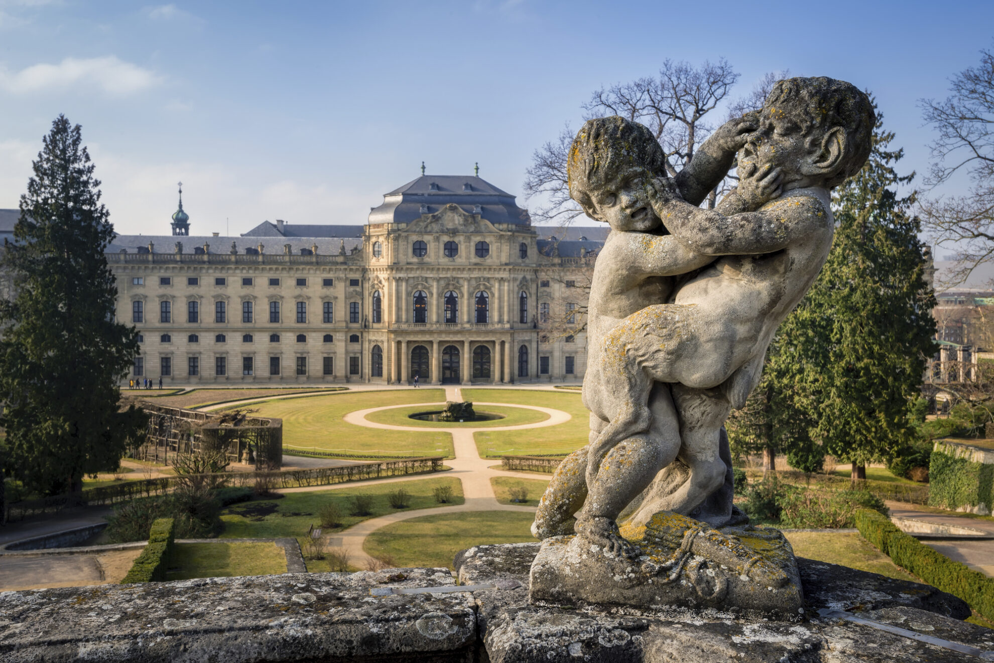 Steinskulptur vor der Residenz in Wuerzburg, Deutschland