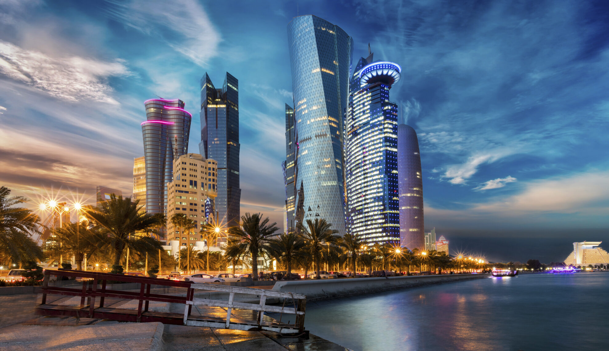 Skyline von Doha während der Dämmerung, Katar