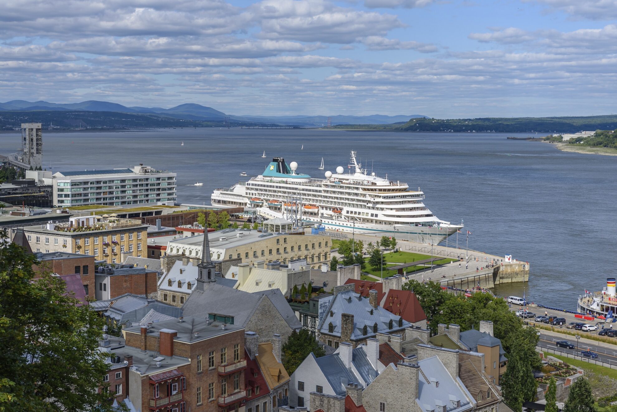 MS Amera in Quebec