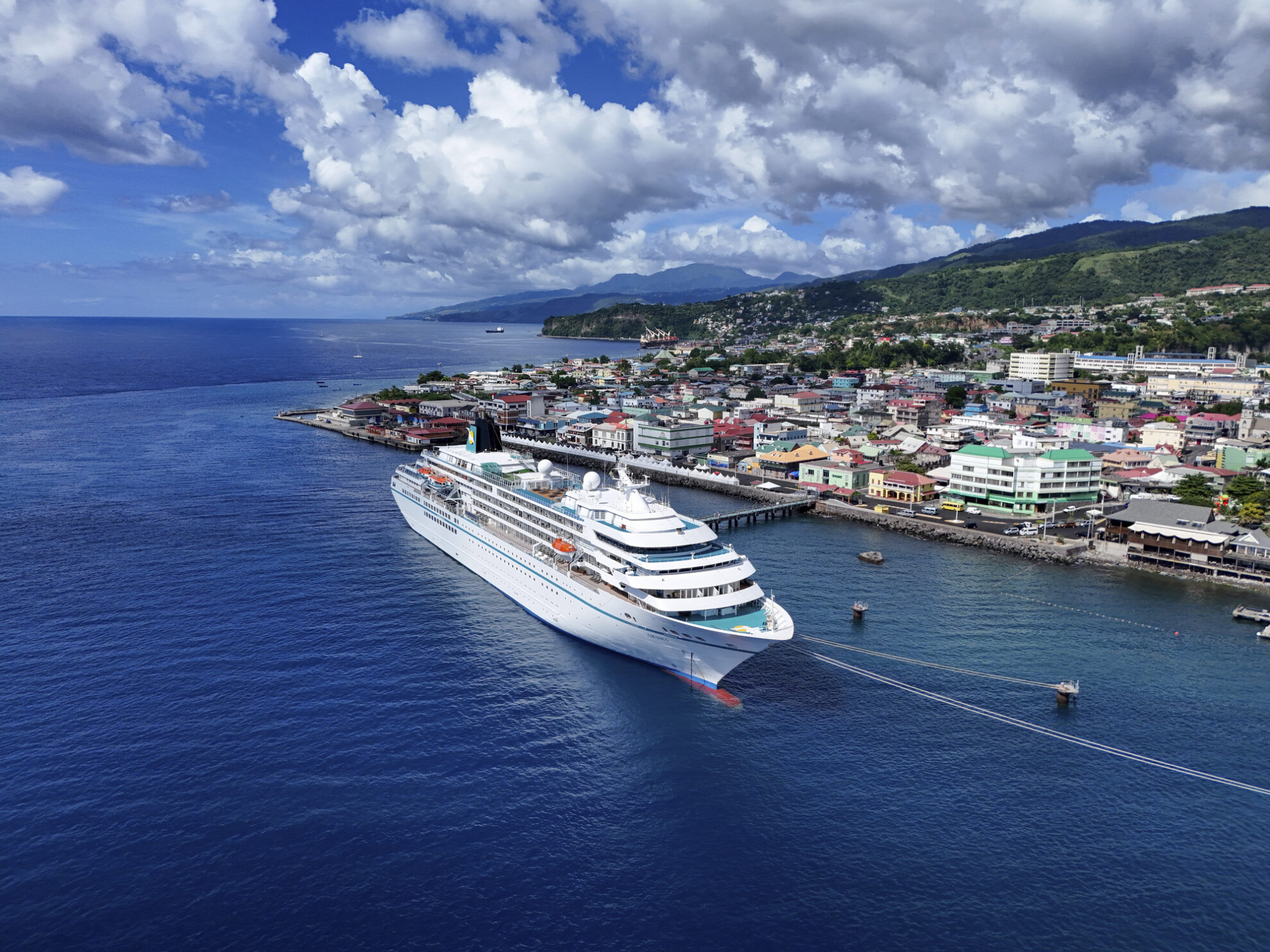 MS Amadea in Roseau
