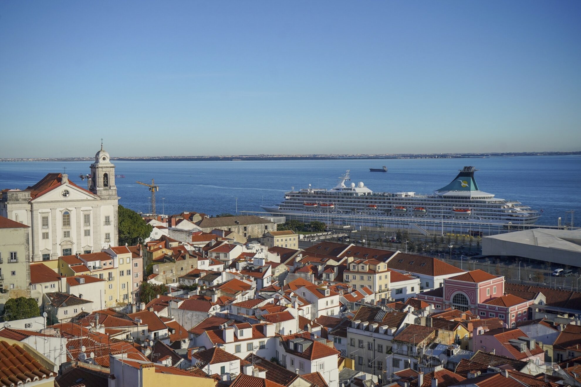 MS Artania in Lissabon