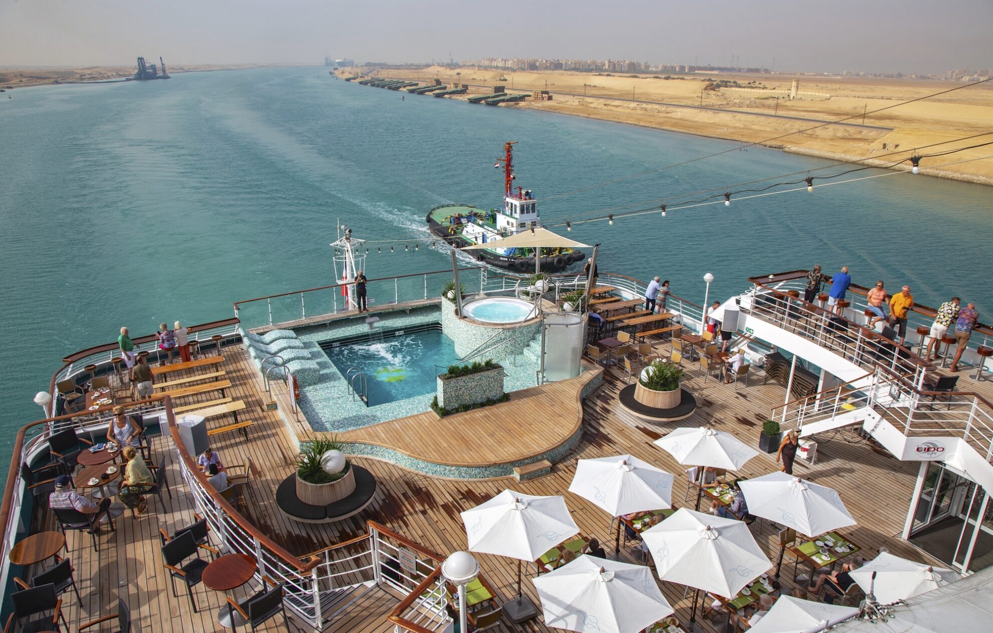 MS Amadea im Suez Kanal