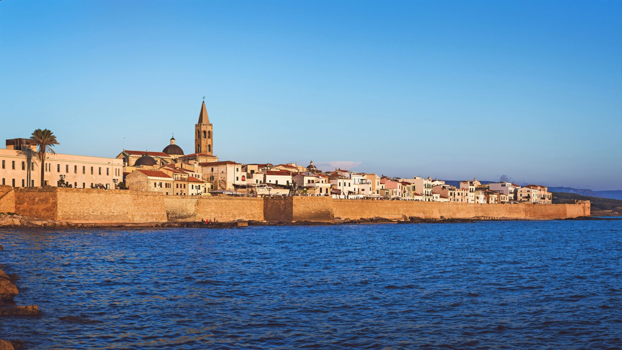 Stadtmauern von Alghero auf Sardinien, Italien
