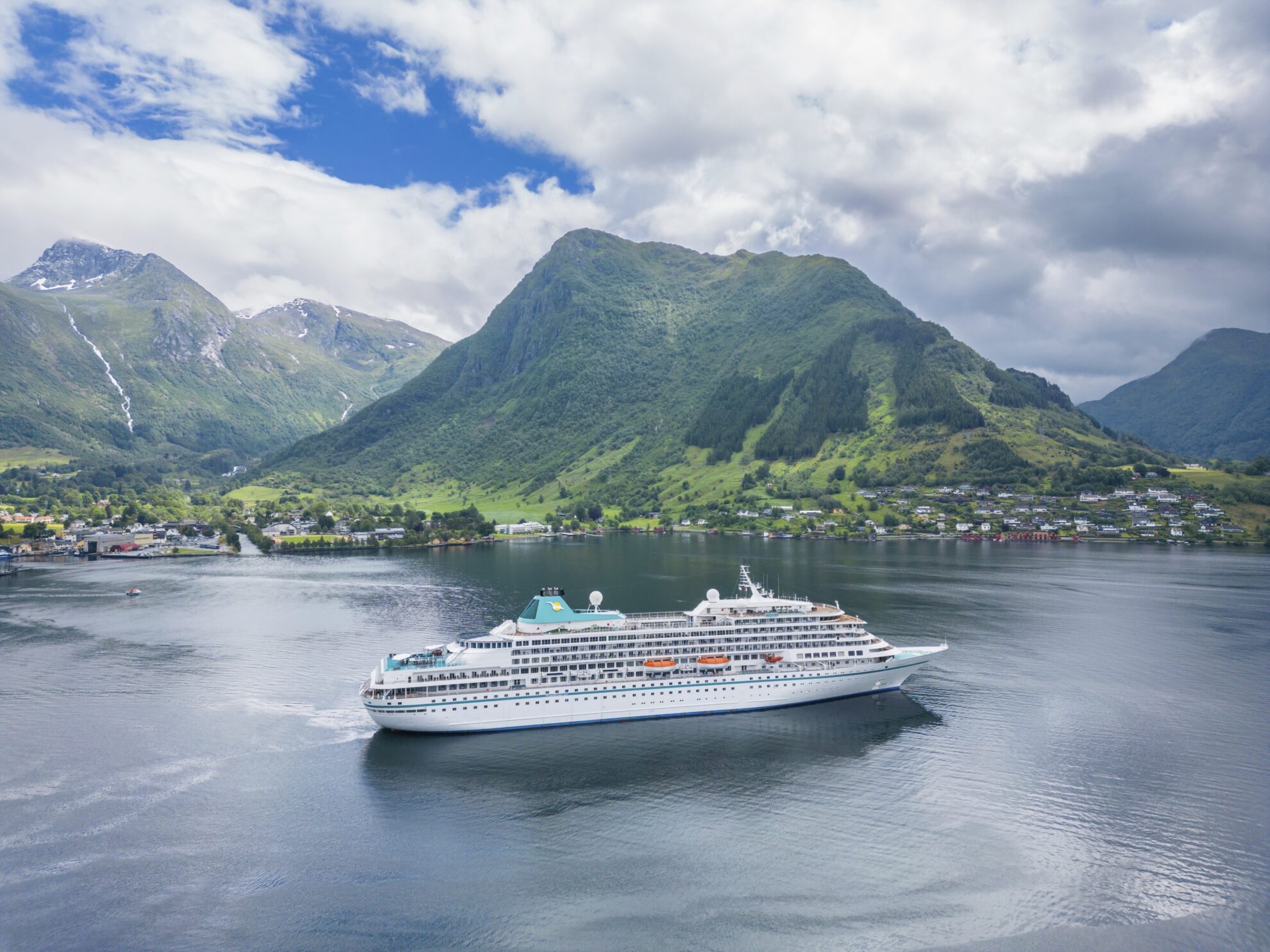 MS Amera in Skjolden