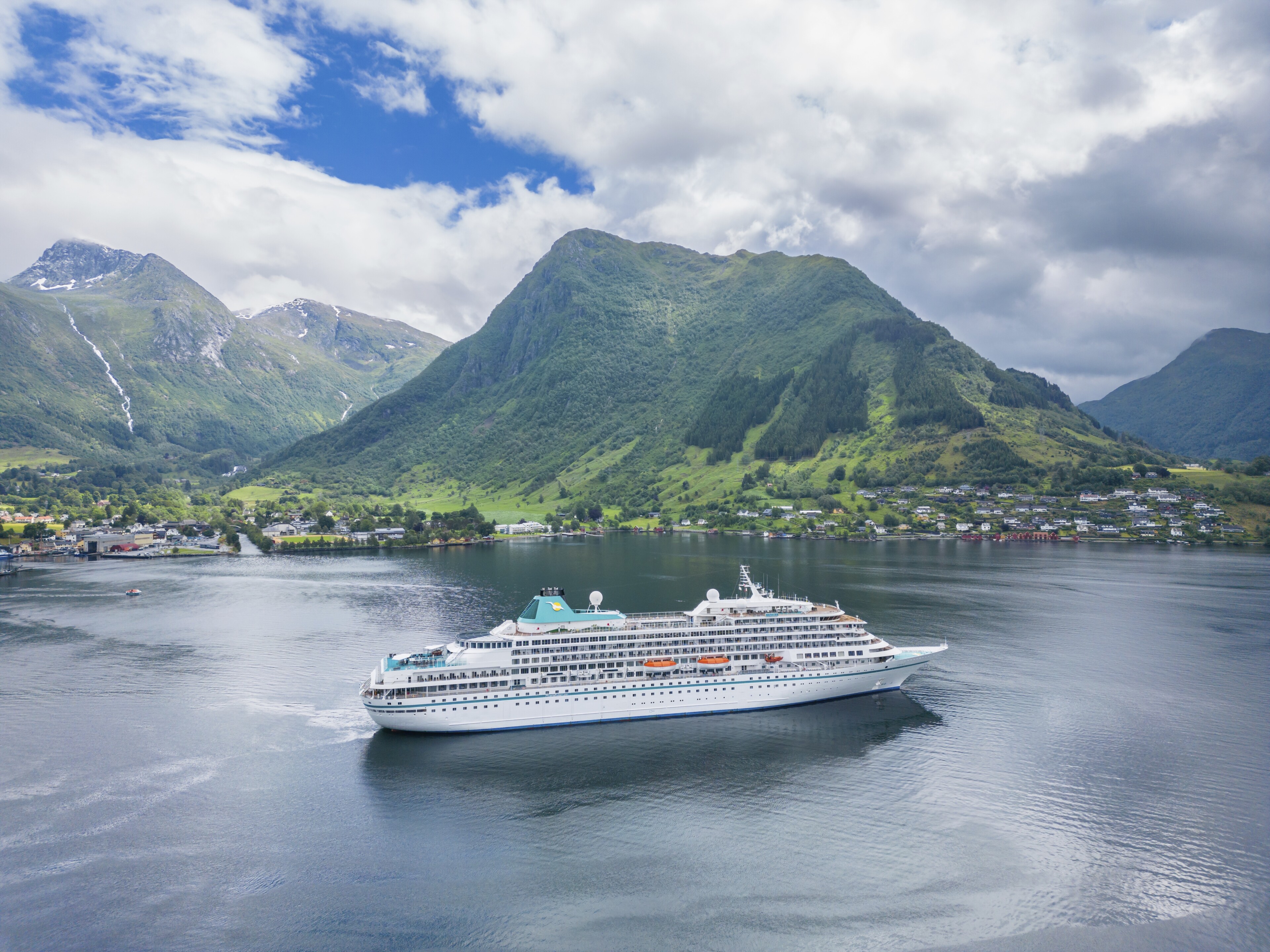 MS Amera in Skjolden