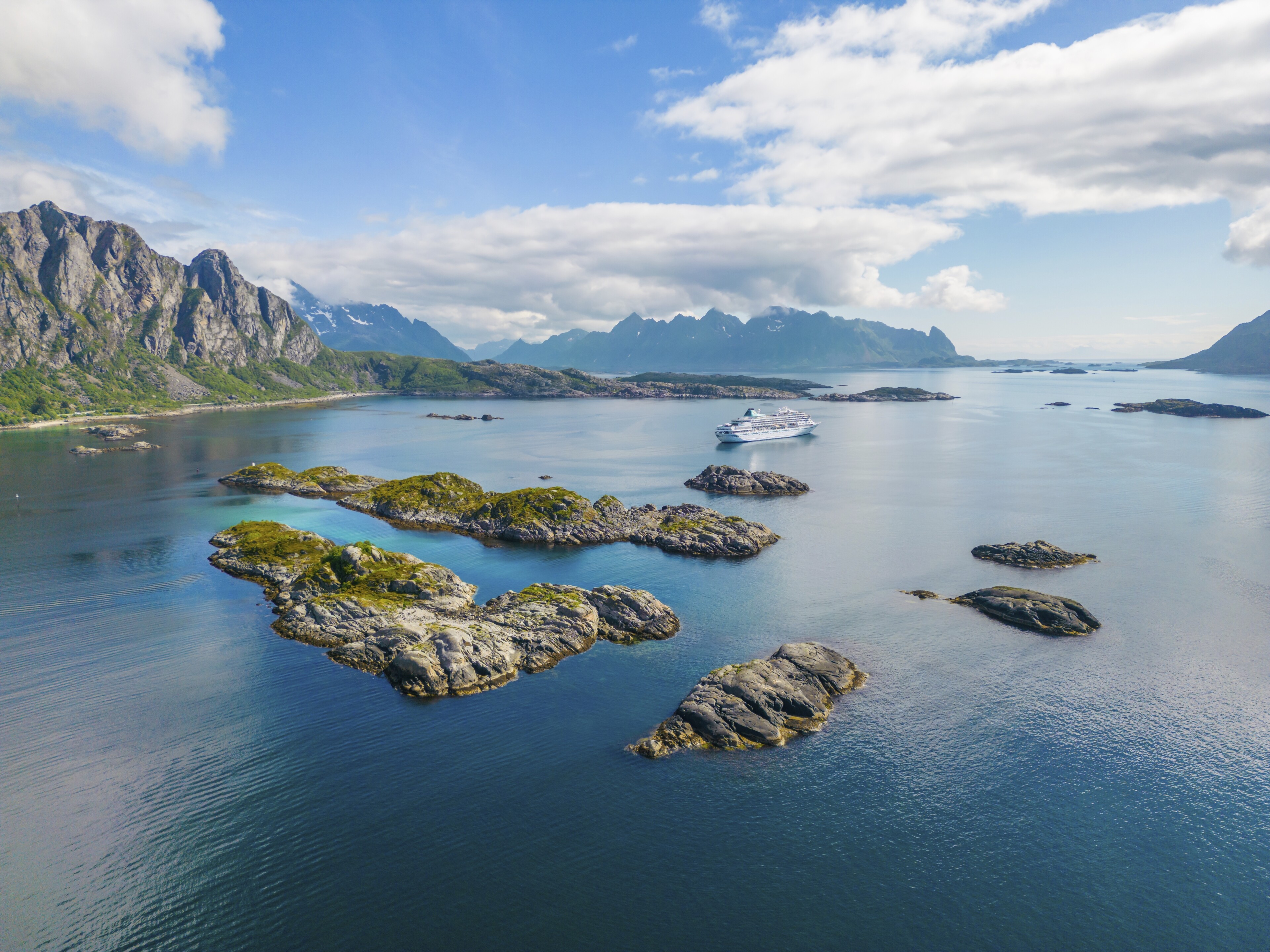 MS Amera in Svolvaer